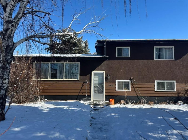 2028 43 Street SE, Calgary, Alberta