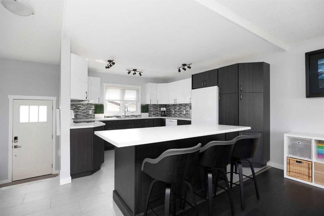 157 Bird Crescent