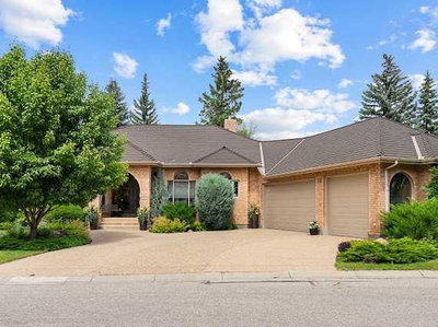 39 Baycrest Court SW