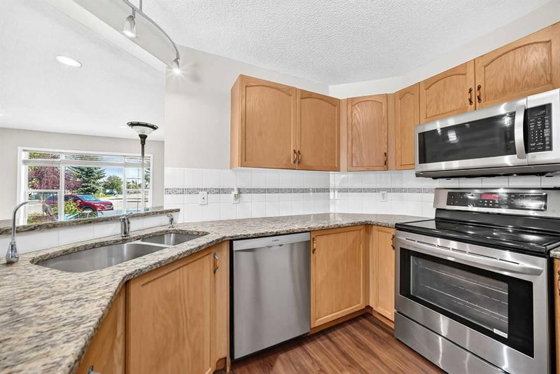 43 Somerside Common SW, Somerset — interior photo