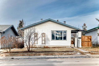 404 Acacia Drive SE