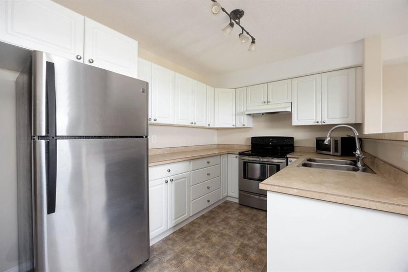 202 - 248B Grosbeak Way