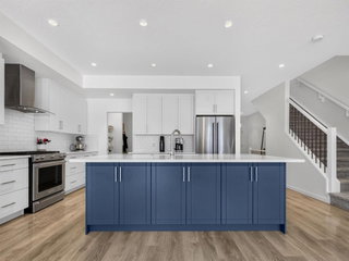 228 Masters Crescent SE