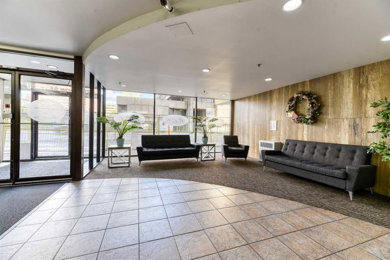 2209, 221 6 Avenue SE, Downtown Commercial Core — photo 3