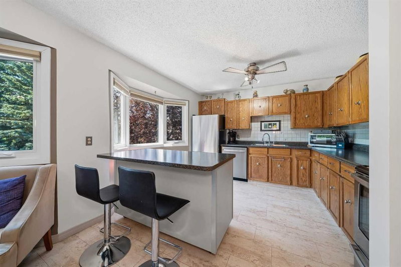 104, 23 Glamis Drive SW, Glamorgan — interior photo 7