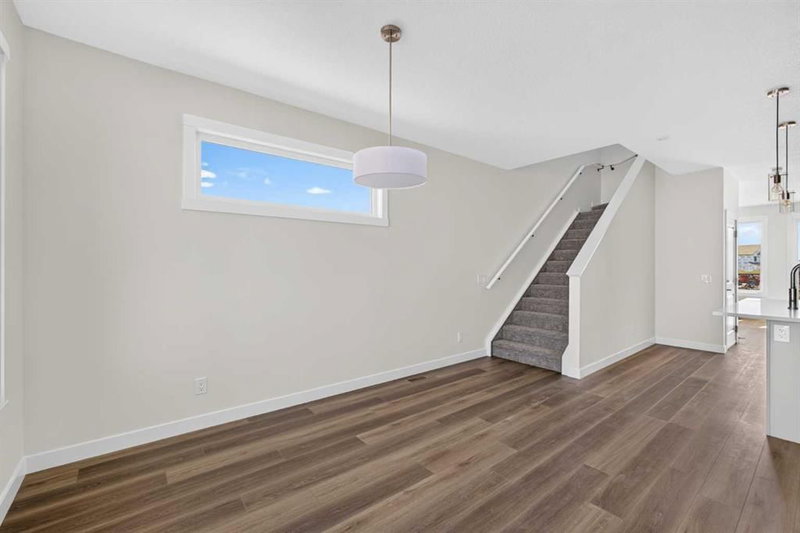 138 Starling Boulevard NW, Moraine — photo 2