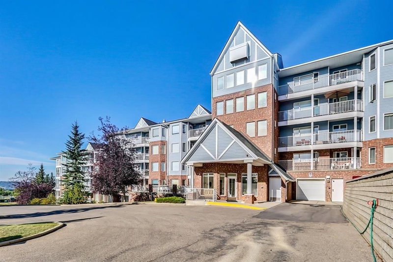 Apartment at 3109, 3109 Hawksbrow Point NW, Hawkwood — listing photo