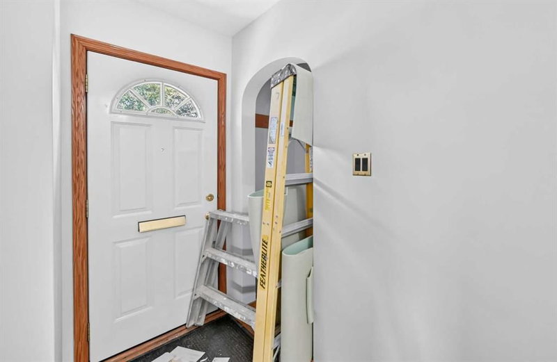 1701 32 Street SW, Shaganappi — interior photo 5