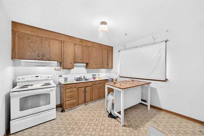 1701 32 Street SW, Shaganappi — interior photo 6