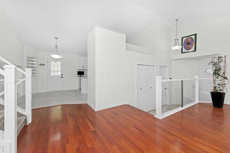 98 Del Ray Road NE, Monterey Park — interior photo