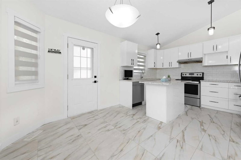98 Del Ray Road NE, Monterey Park — interior photo 5