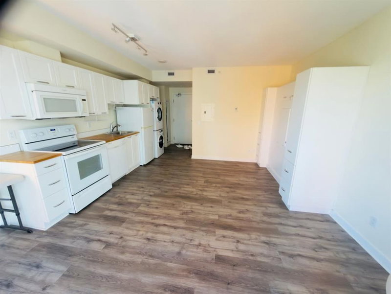 1509, 3820 Brentwood Road NW, Brentwood — interior photo 5