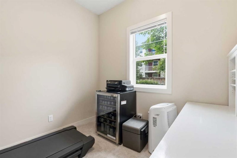 17 Stonehouse Crescent NW, Eagleview Estates — interior photo 6