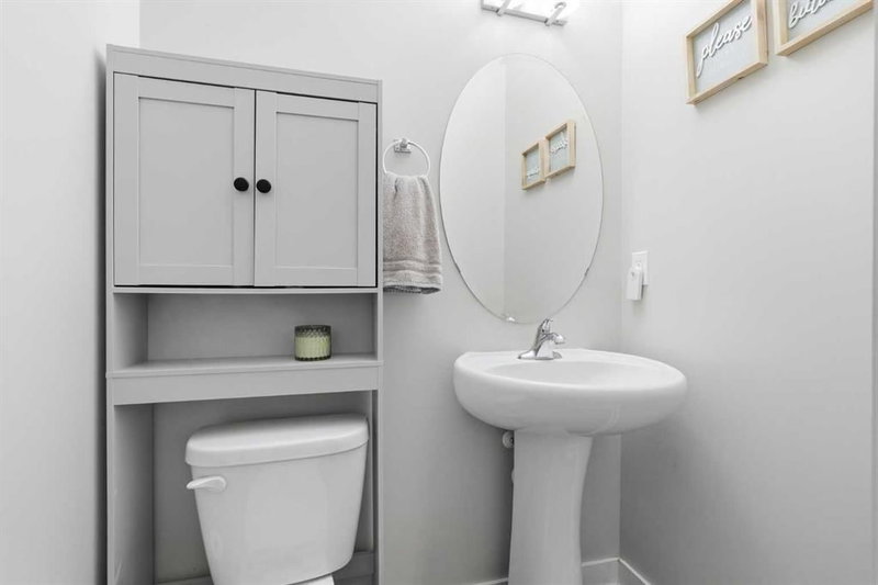 17 Stonehouse Crescent NW, Eagleview Estates — interior photo 7