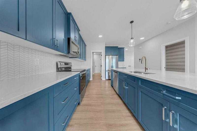 82 Belvedere Green SE, Belvedere — interior photo 5