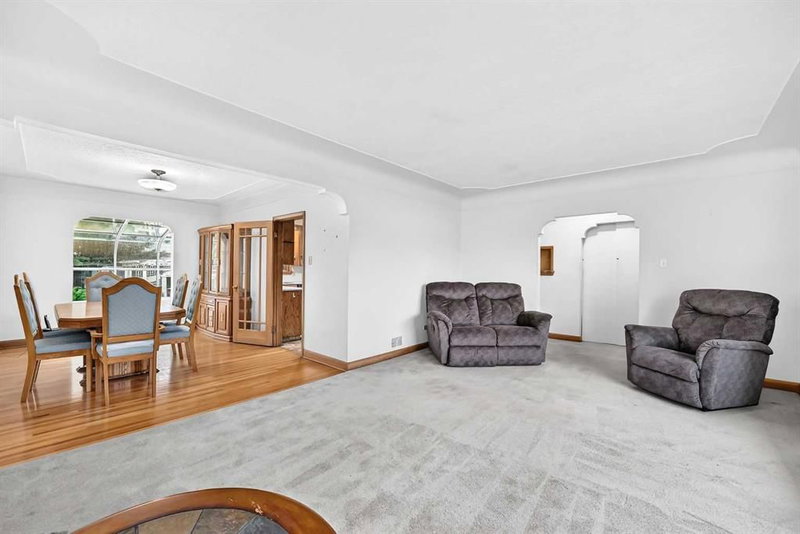 1315 19 Street NW, Hounsfield Heights/Briar Hill — interior photo