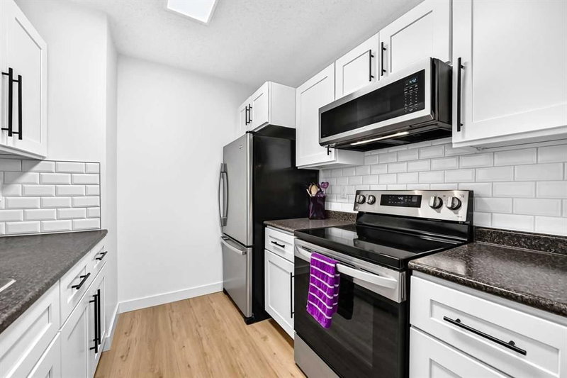 D, 109 Stanley Avenue, Heritage Okotoks — interior photo 7