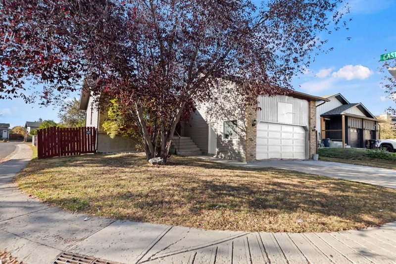 48 Castleglen Court NE, Castleridge — photo 2