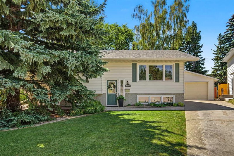 Detached at 5523 Dalhart Road NW, Dalhousie — listing photo