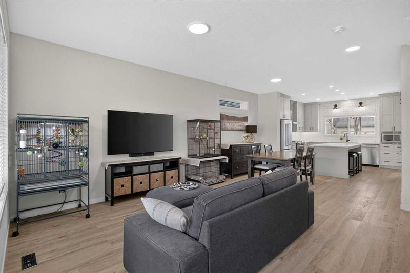 374 Wolf Creek Manor SE, Wolf Willow — interior photo