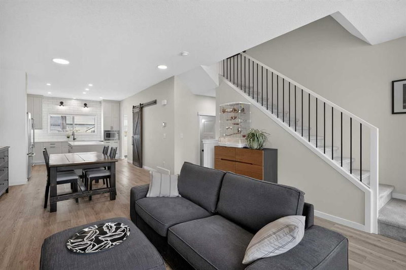374 Wolf Creek Manor SE, Wolf Willow — interior photo 5