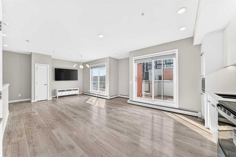 410, 3130 Thirsk Street NW, University District — interior photo 6