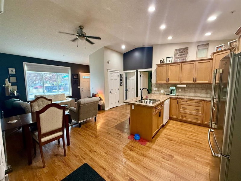 104 Sunvale Crescent NE, Sunrise Meadows — interior photo 5