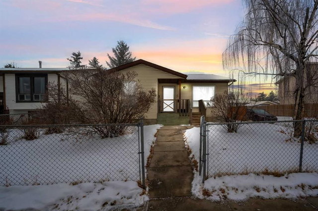 120 Castlebrook Rise NE