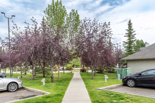 216 - 2000 Citadel Meadow Point NW