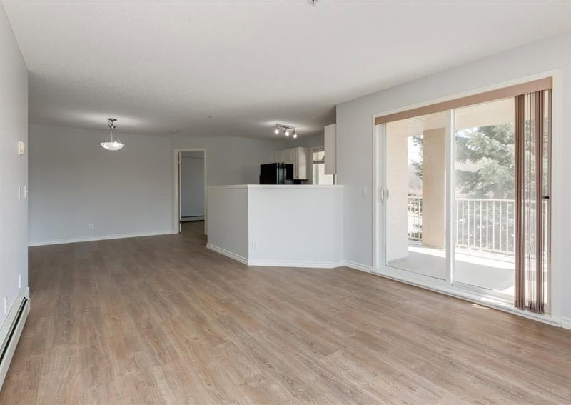 216, 2000 Citadel Meadow Point NW, Citadel — interior photo 5