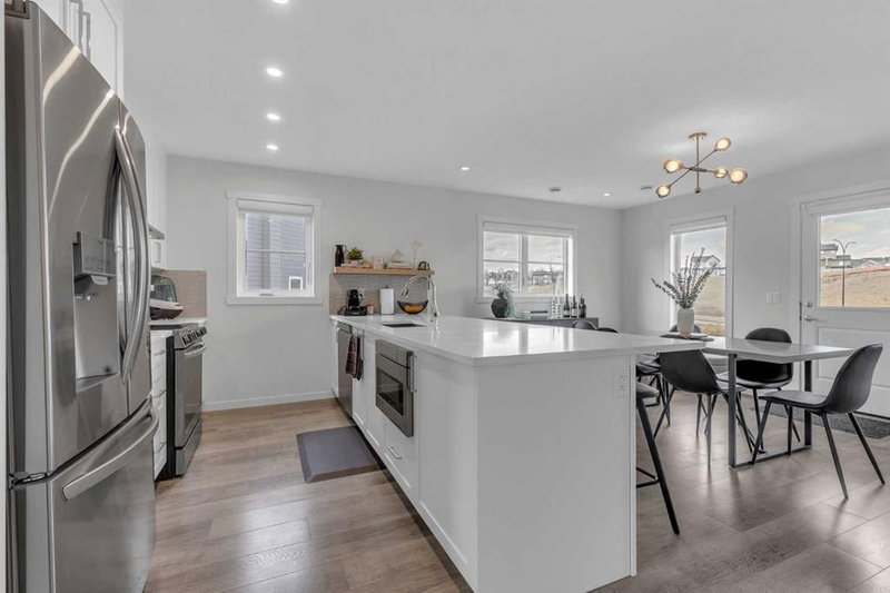 302, 260 Rowley Way NW, Haskayne — interior photo 6