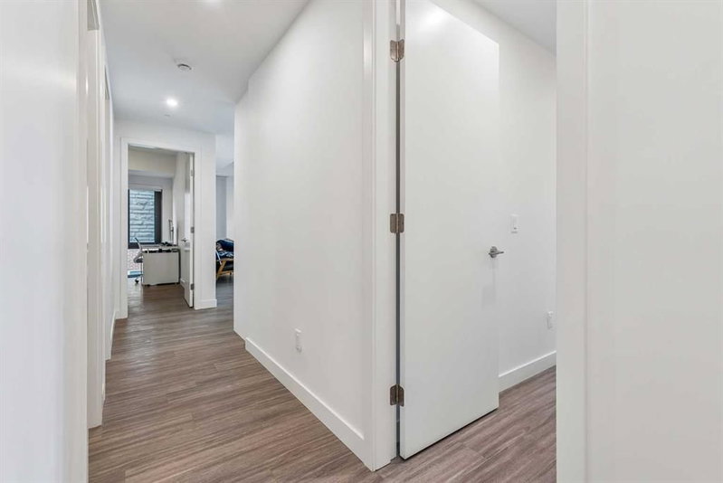 1011, 730 2 Avenue SW, Eau Claire — interior photo 5
