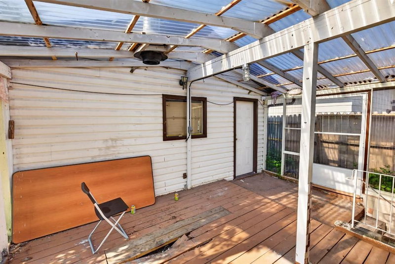 319 Rundlelawn Road NE, Rundle — interior photo 6