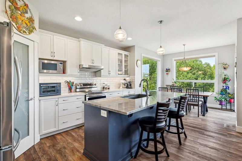 130 Tuscany Valley Green NW, Tuscany — interior photo