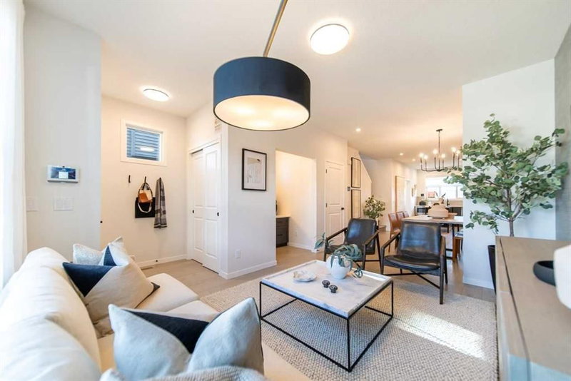 524 Tekarra Drive NW, Glacier Ridge — interior photo