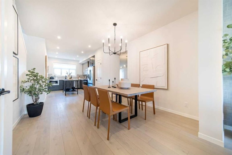 524 Tekarra Drive NW, Glacier Ridge — interior photo 6