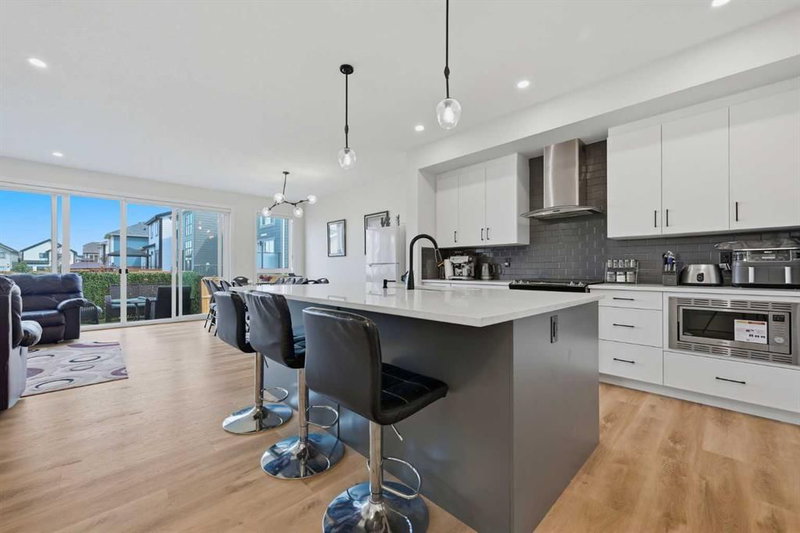 147 Magnolia Path SE, Calgary, Alberta
