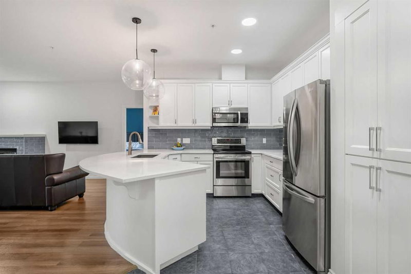 5208, 14 Hemlock Crescent SW, Spruce Cliff — interior photo 6