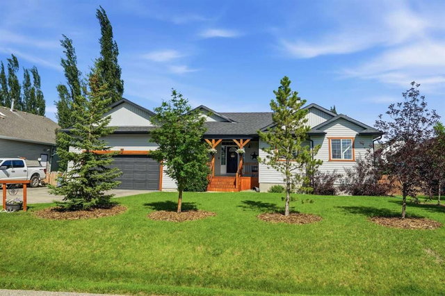14 Lloyd Crescent NE