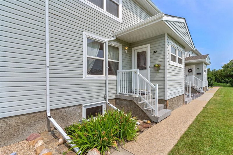 36 Poplar Crescent