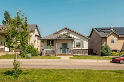 215 Grand River Boulevard W