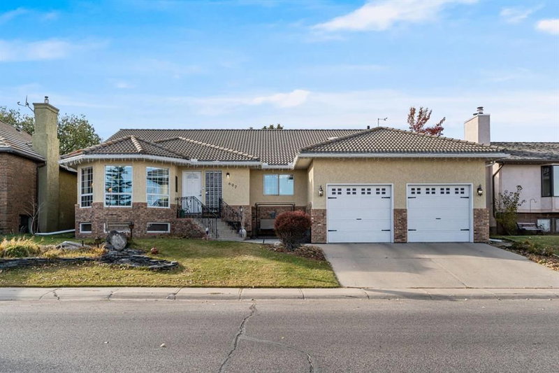 607 9 Street SE — listing photo