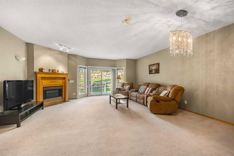 36 Hamptons Link NW
