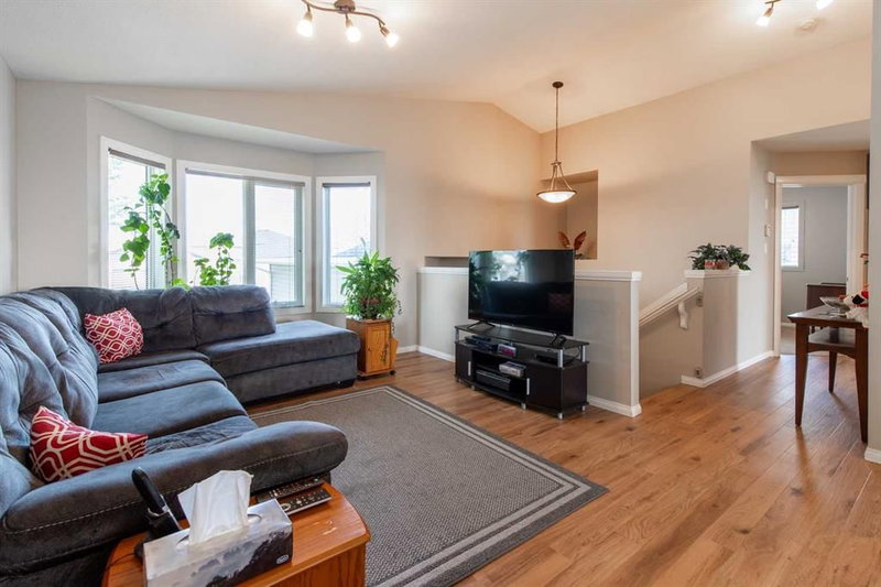 195 Mt Sundial Court W, Sunridge — interior photo