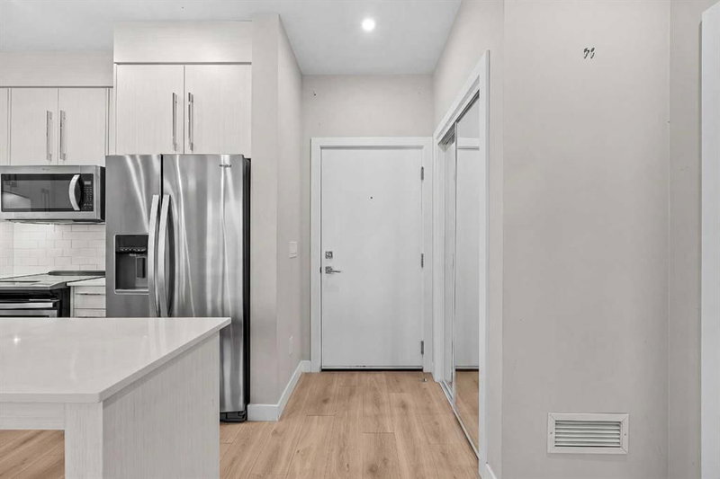 119, 383 Smith Street NW, University District — interior photo
