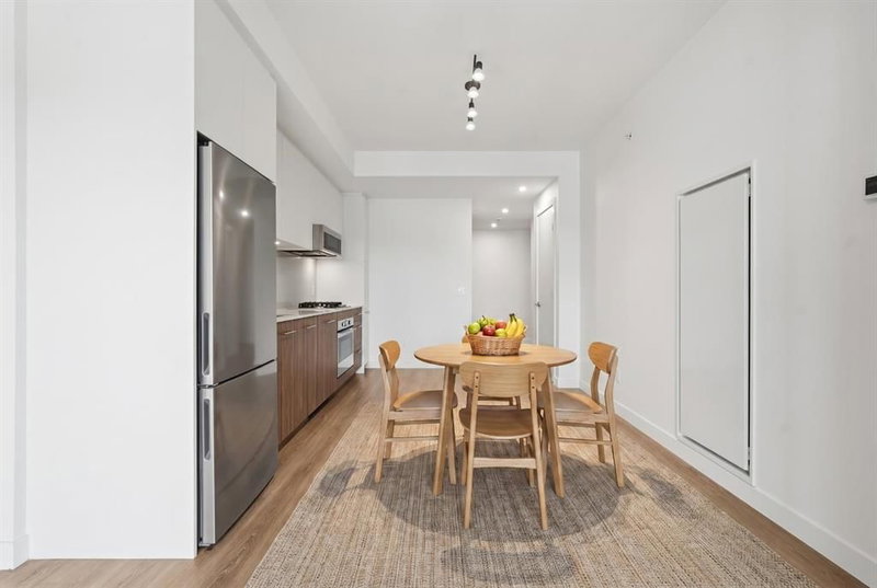 1313, 730 2 Avenue, Eau Claire — interior photo 5