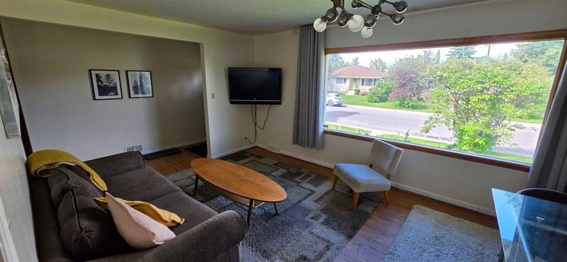 2515 Cochrane Road NW