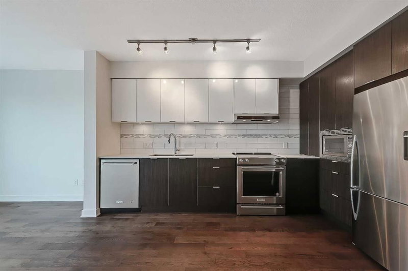 3208, 930 6 Avenue SW, Downtown Commercial Core — photo 3