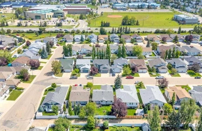 12 Archibald Crescent