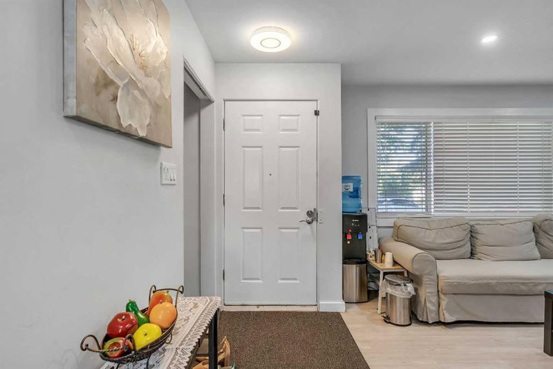 52 Fay Road SE, Fairview — interior photo 6